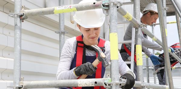 Protecting scaffolders at work with scaffolders insurance